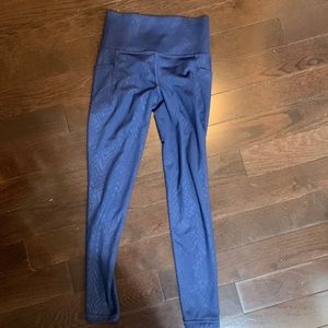 Athleta salutation stash pocket 7/8 tight